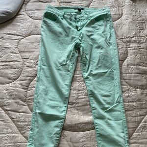 Light green size 28 like new capris
